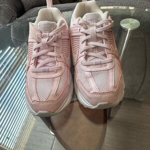 Nike Pink Kids Sneakers vomeros